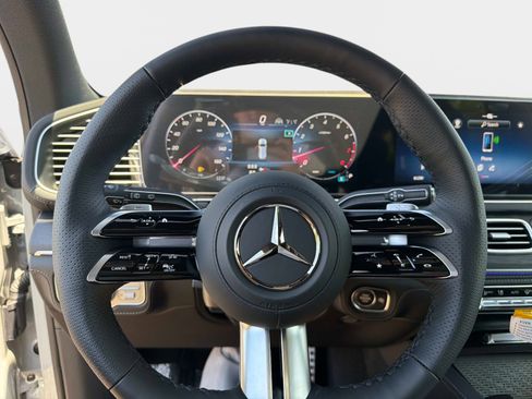 New 2026 Mercedes-Benz GLS 580 4MATIC image 25