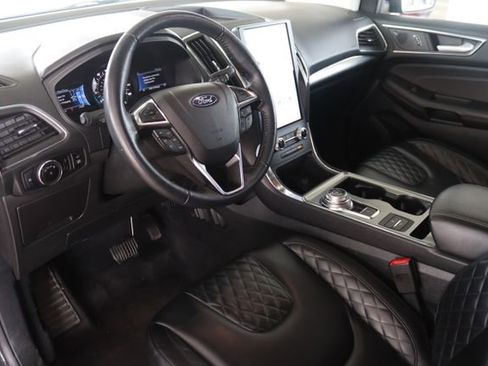 Used 2023 Ford Edge Titanium image 7