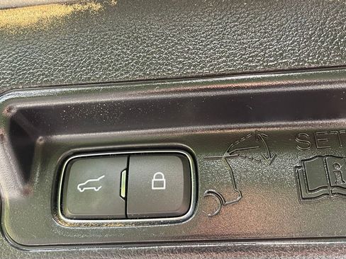 Used 2022 Ford Explorer XLT image 20