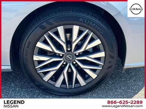 Certified 2024 Nissan Altima 2.5 SV FWD image 8