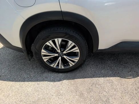 Used 2022 Nissan Rogue SV w/ SV Premium Package AWD/4WD image 11