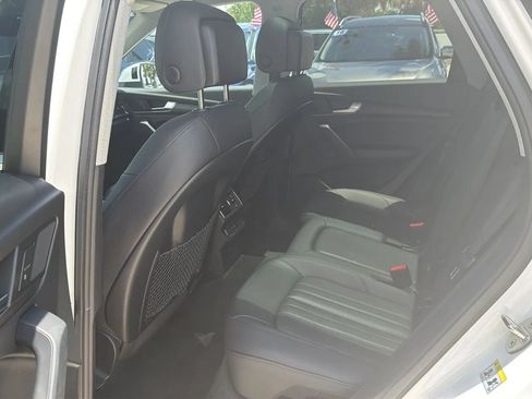 Used 2019 Audi Q5 2.0T Premium w/ Convenience Package AWD/4WD image 19