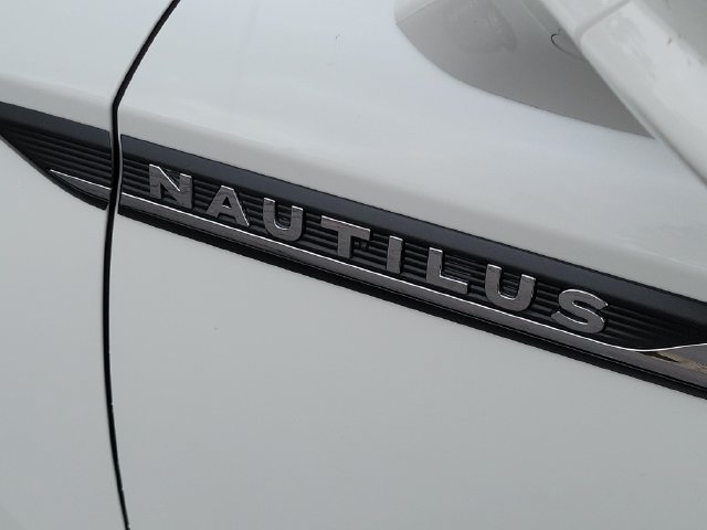 Used 2022 Lincoln Nautilus Reserve AWD/4WD image 29