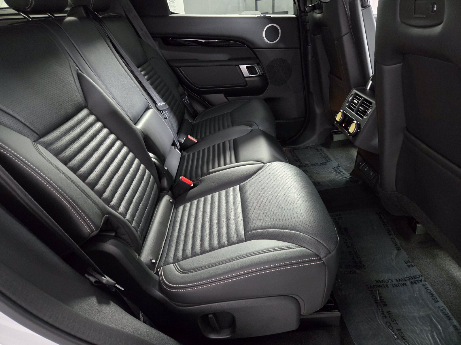 Used 2026 Land Rover Discovery S AWD/4WD image 18