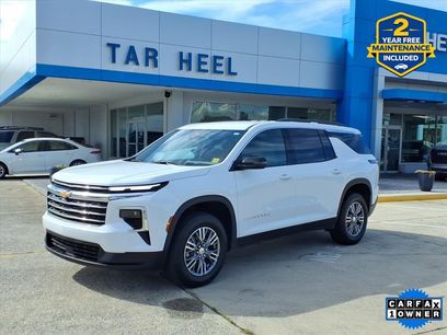 Used 2025 Chevrolet Traverse LT