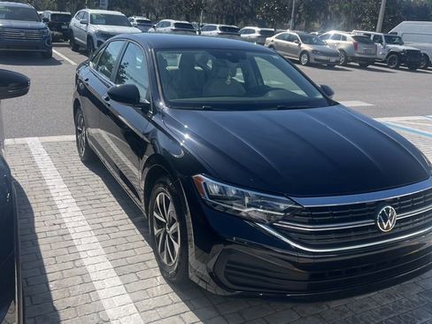 Used 2024 Volkswagen Jetta S image 3