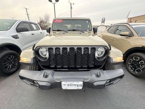 Used 2022 Jeep Gladiator Willys image 26