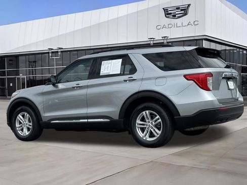 Used 2023 Ford Explorer XLT RWD image 4