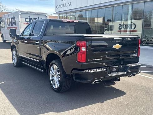 Used 2025 Chevrolet Silverado 1500 High Country w/ High Country Premium Package image 8