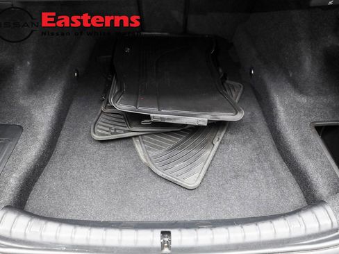 Used 2022 BMW 530i xDrive 530i xDrive w/ M Sport Package image 9