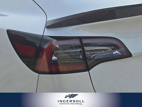 Used 2021 Tesla Model 3 Standard Range Plus image 12
