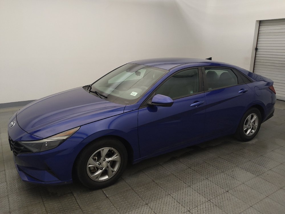 Used 2021 Hyundai Elantra SE FWD image 2