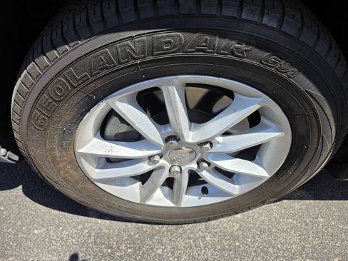Used 2019 Dodge Journey SE FWD image 7