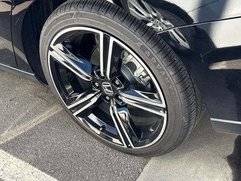 Used 2024 Honda Accord Sport image 4