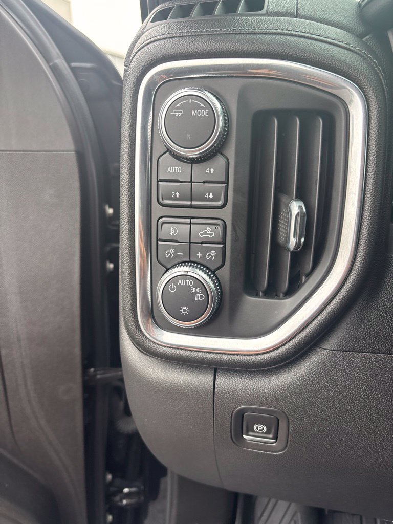 Used 2021 GMC Sierra 1500 Elevation w/ LPO, Elevation Black Package AWD/4WD image 15
