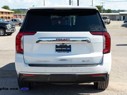Used 2022 GMC Yukon SLT AWD/4WD image 9
