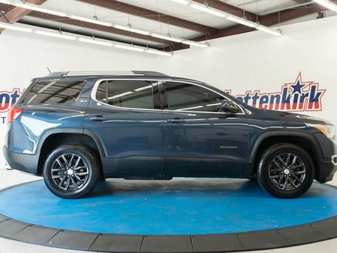 Used 2019 GMC Acadia SLT FWD image 30
