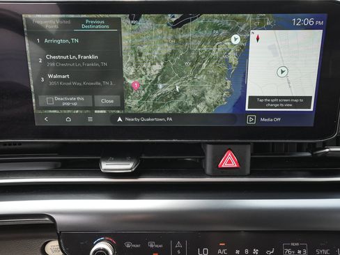 Used 2025 Kia Carnival FWD image 29