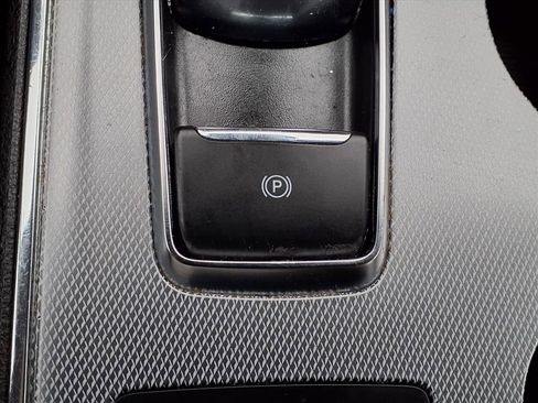 Used 2021 Ford Edge SEL w/ Convenience Package AWD/4WD image 8
