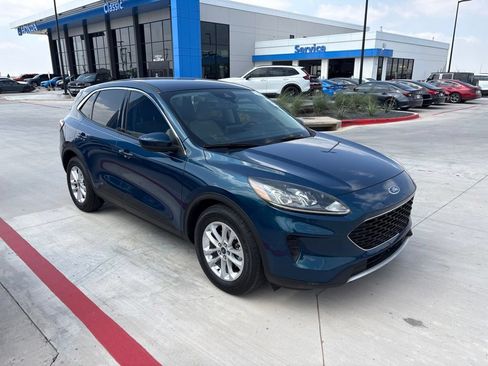 Used 2020 Ford Escape SE FWD image 2