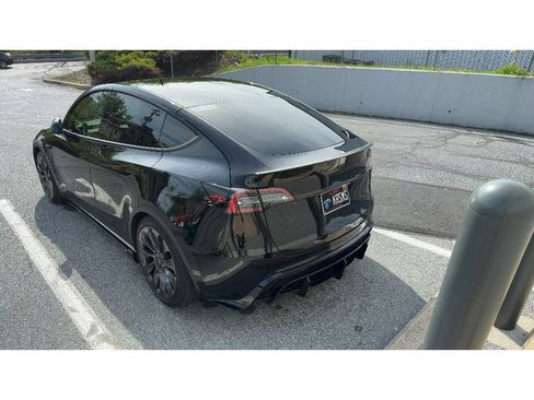 Used 2022 Tesla Model Y Performance AWD/4WD image 4