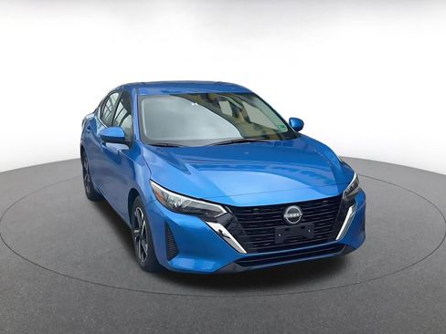 Used 2025 Nissan Sentra SV FWD image 3