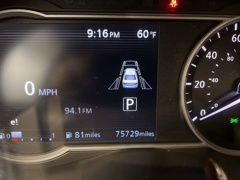 Used 2021 Nissan Versa SV FWD image 23