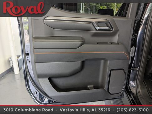 Used 2023 GMC Sierra 1500 AT4 w/ Technology Package AWD/4WD image 13