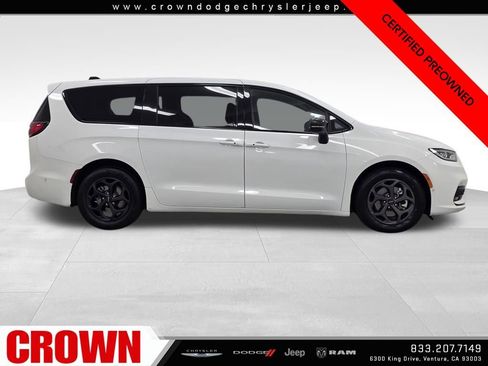 Certified 2024 Chrysler Pacifica Limited FWD image 8