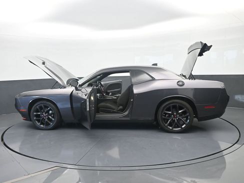 Used 2022 Dodge Challenger SXT w/ Driver Convenience Group RWD image 63