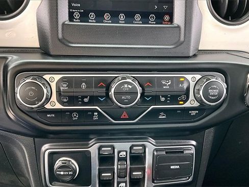 Used 2021 Jeep Wrangler Unlimited Islander image 22