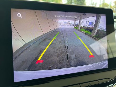 Used 2025 Jeep Compass Limited image 24