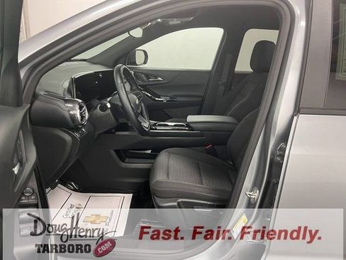 Used 2025 Chevrolet Equinox LT image 29