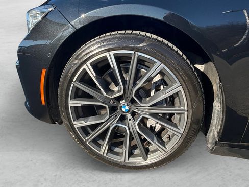 Used 2022 BMW 750i xDrive 750i xDrive w/ Executive Package image 28