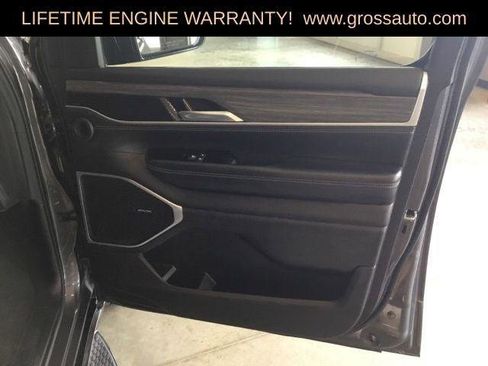 Certified 2024 Jeep Wagoneer L Series II AWD/4WD image 29