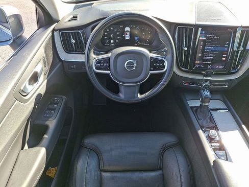Used 2021 Volvo XC60 T5 Inscription image 11