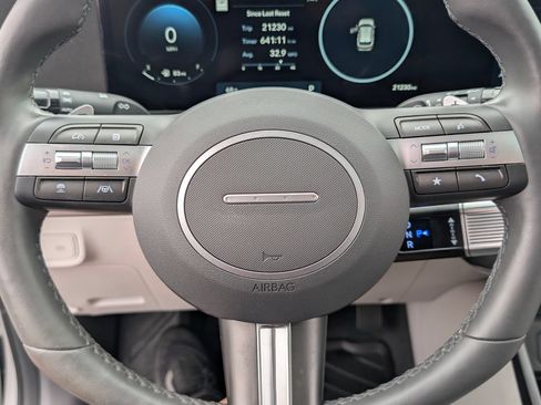 Certified 2025 Hyundai Kona Limited FWD image 22