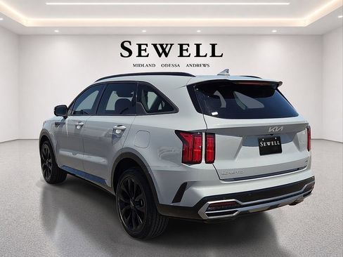 Used 2023 Kia Sorento SX AWD/4WD image 3