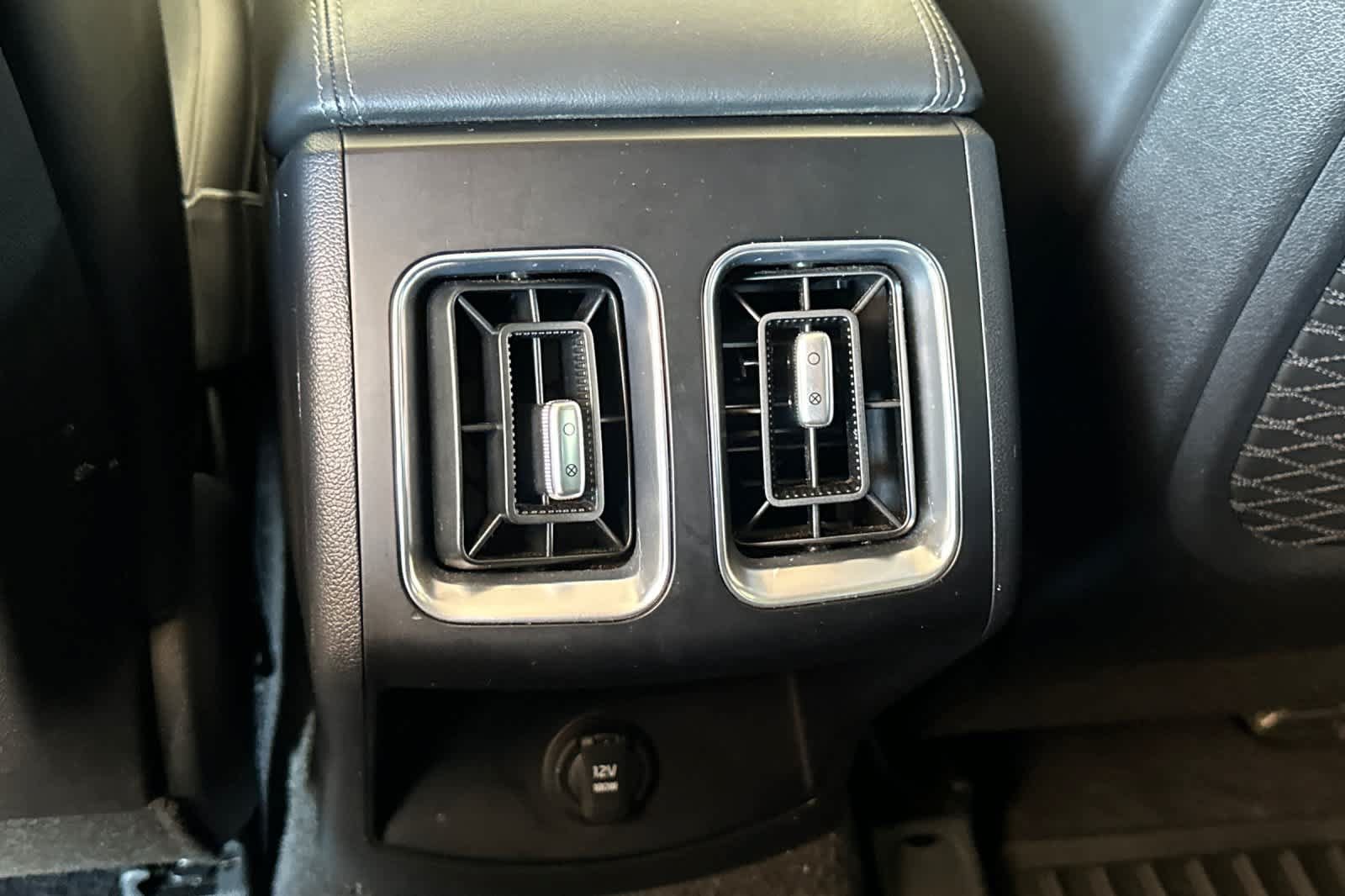 Used 2025 Kia Sorento S AWD/4WD image 13