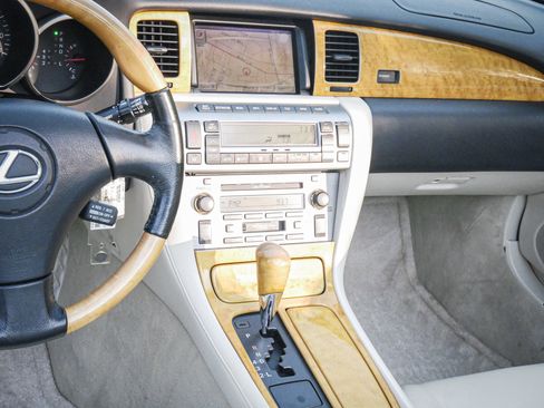 Used 2002 Lexus SC 430 Convertible image 28