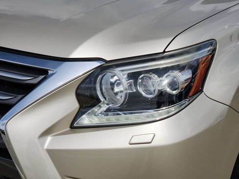 Used 2016 Lexus GX 460 w/ Premium Package AWD/4WD image 9