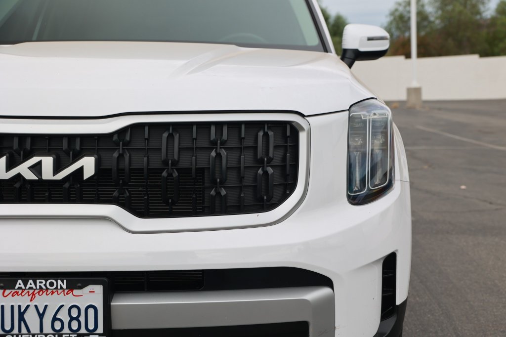 Used 2025 Kia Telluride EX w/ EX Captain's Chair Package FWD image 8
