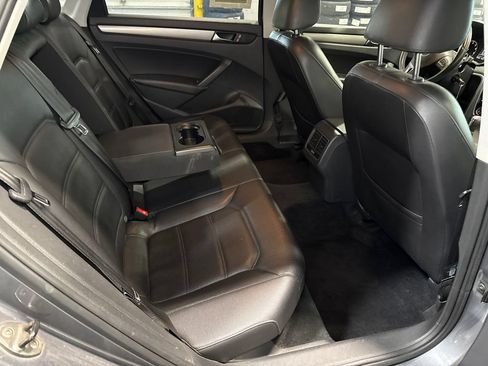 Used 2014 Volkswagen Passat 1.8T SE FWD image 13