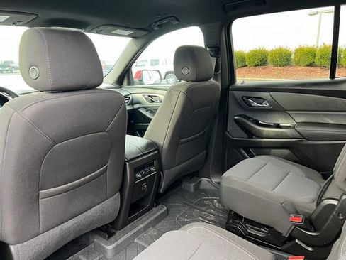 Used 2023 Chevrolet Traverse LT image 34