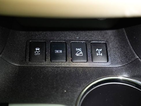 Used 2017 Toyota Highlander Limited image 29