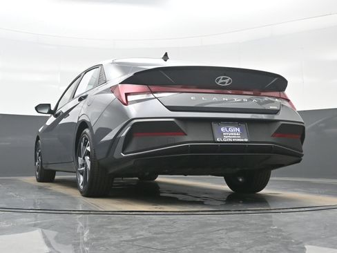 Certified 2025 Hyundai Elantra SEL image 28
