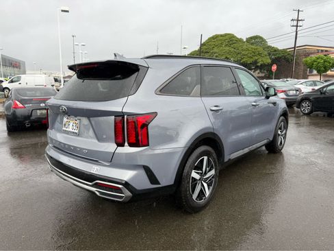 Used 2021 Kia Sorento S w/ Panoramic Sunroof Package image 3