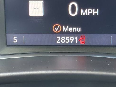 Used 2023 Chevrolet Equinox RS w/ RS Leather Package FWD image 28