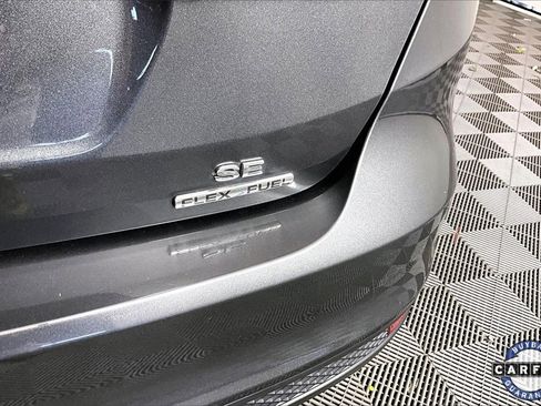 Used 2016 Ford Focus SE w/ SE Power Seat Package image 24
