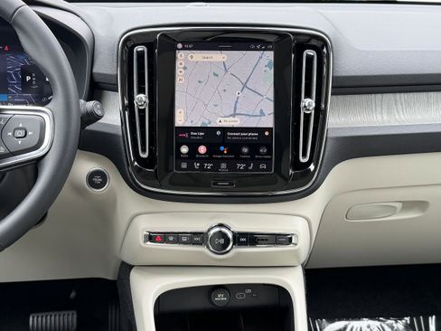 New 2026 Volvo XC40 B4 Plus w/ Protection Package Premier image 12